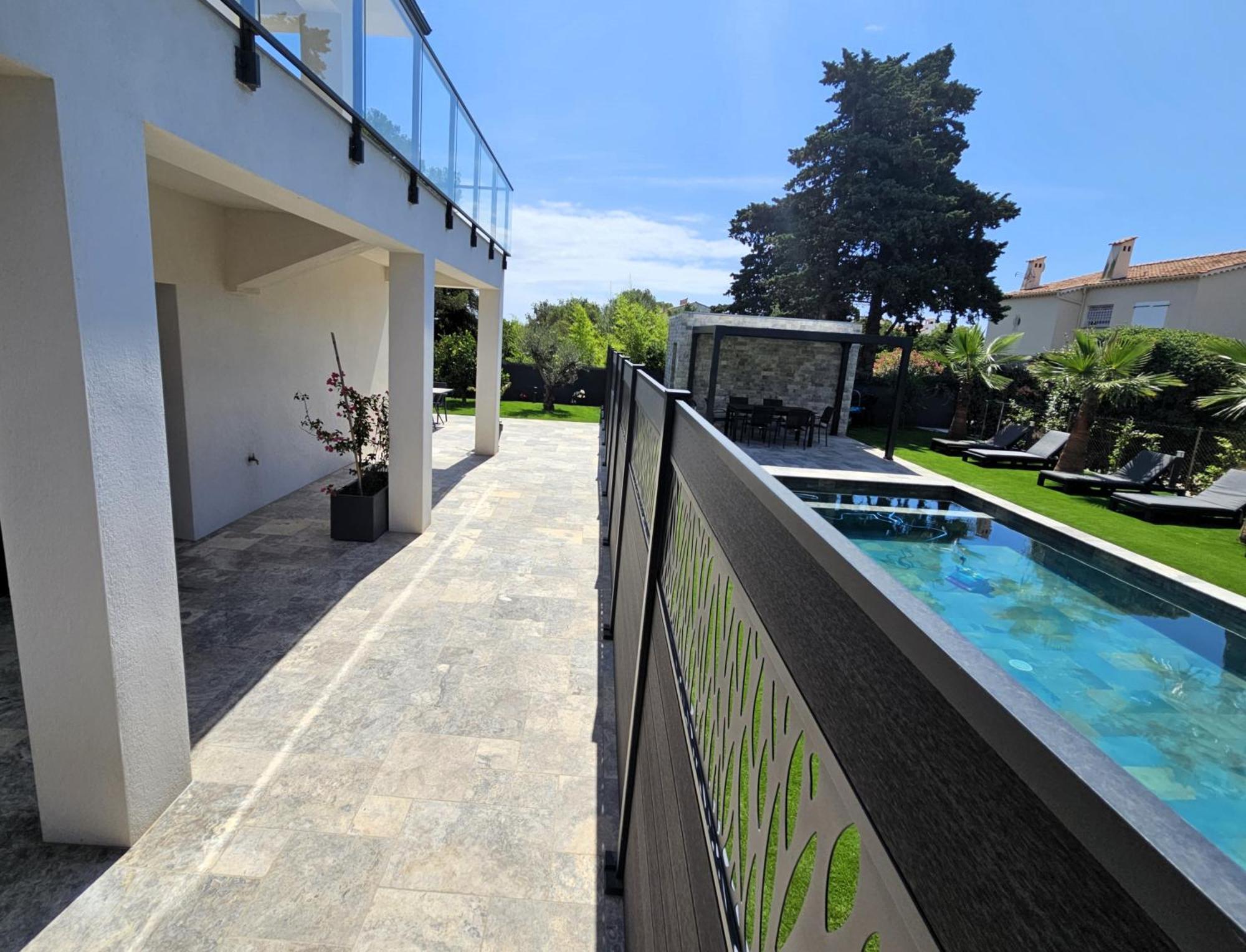 Etoile Du Berger Saint Aygulf: Seaside Villas with Private Gardens and Heated Pool Exterior photo