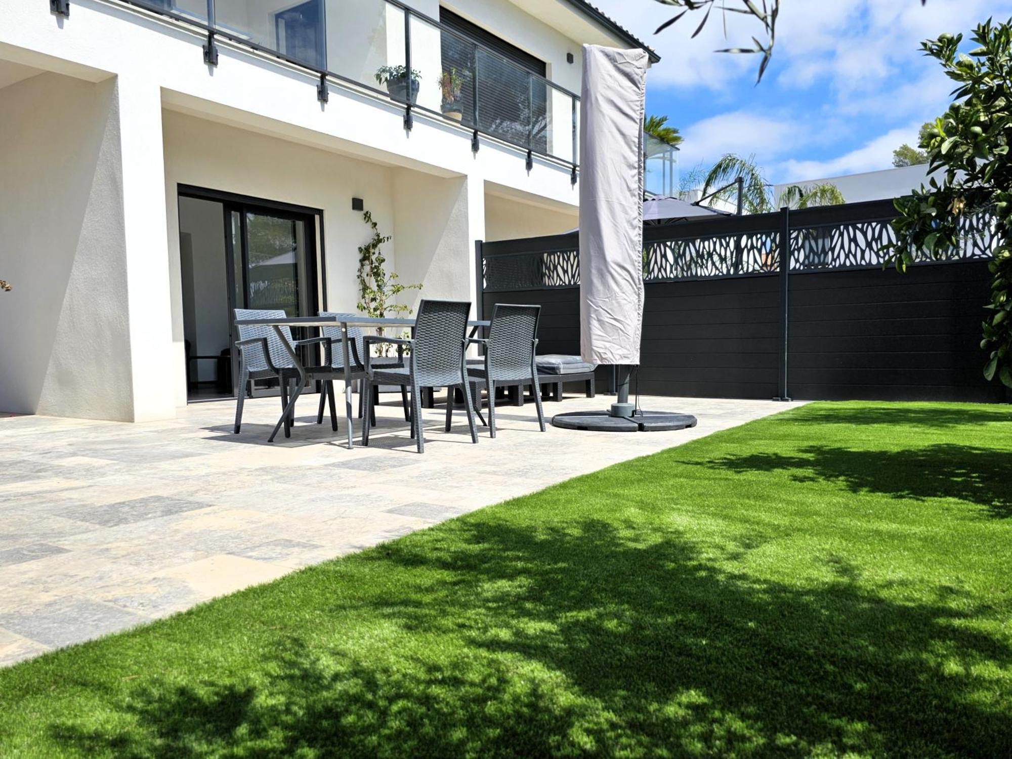 Etoile Du Berger Saint Aygulf: Seaside Villas with Private Gardens and Heated Pool Exterior photo