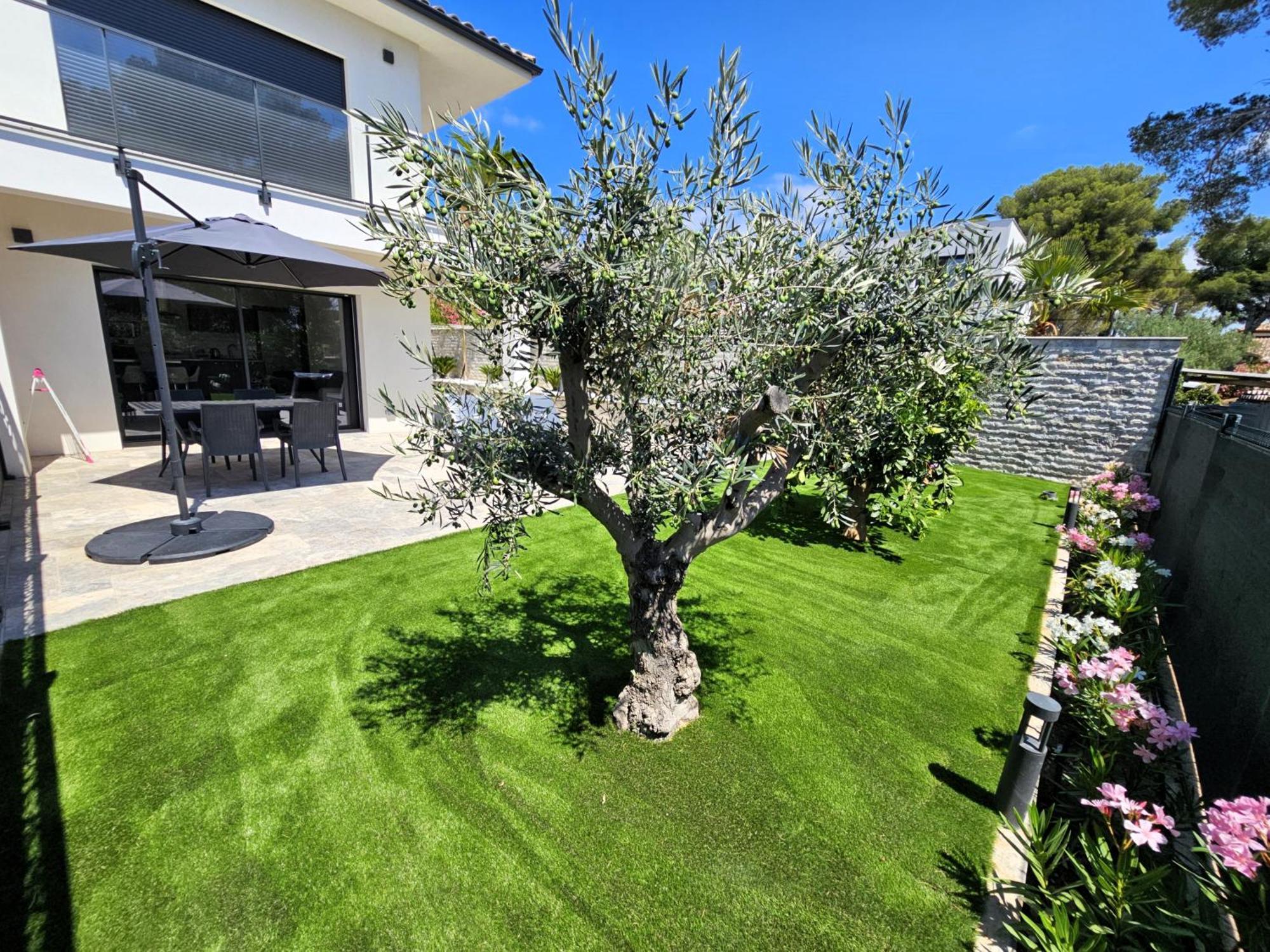 Etoile Du Berger Saint Aygulf: Seaside Villas with Private Gardens and Heated Pool Exterior photo