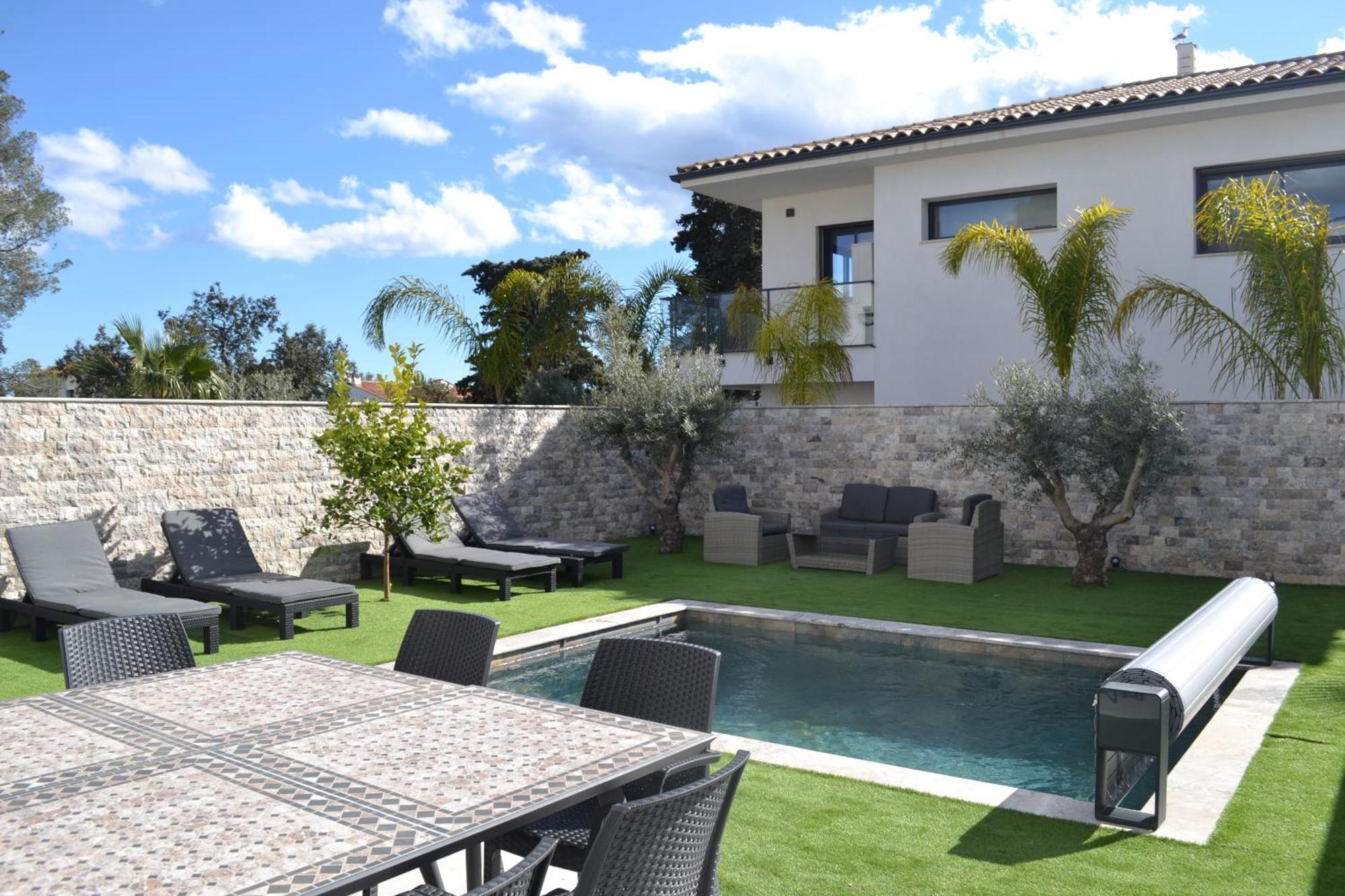 Etoile Du Berger Saint Aygulf: Seaside Villas with Private Gardens and Heated Pool Exterior photo