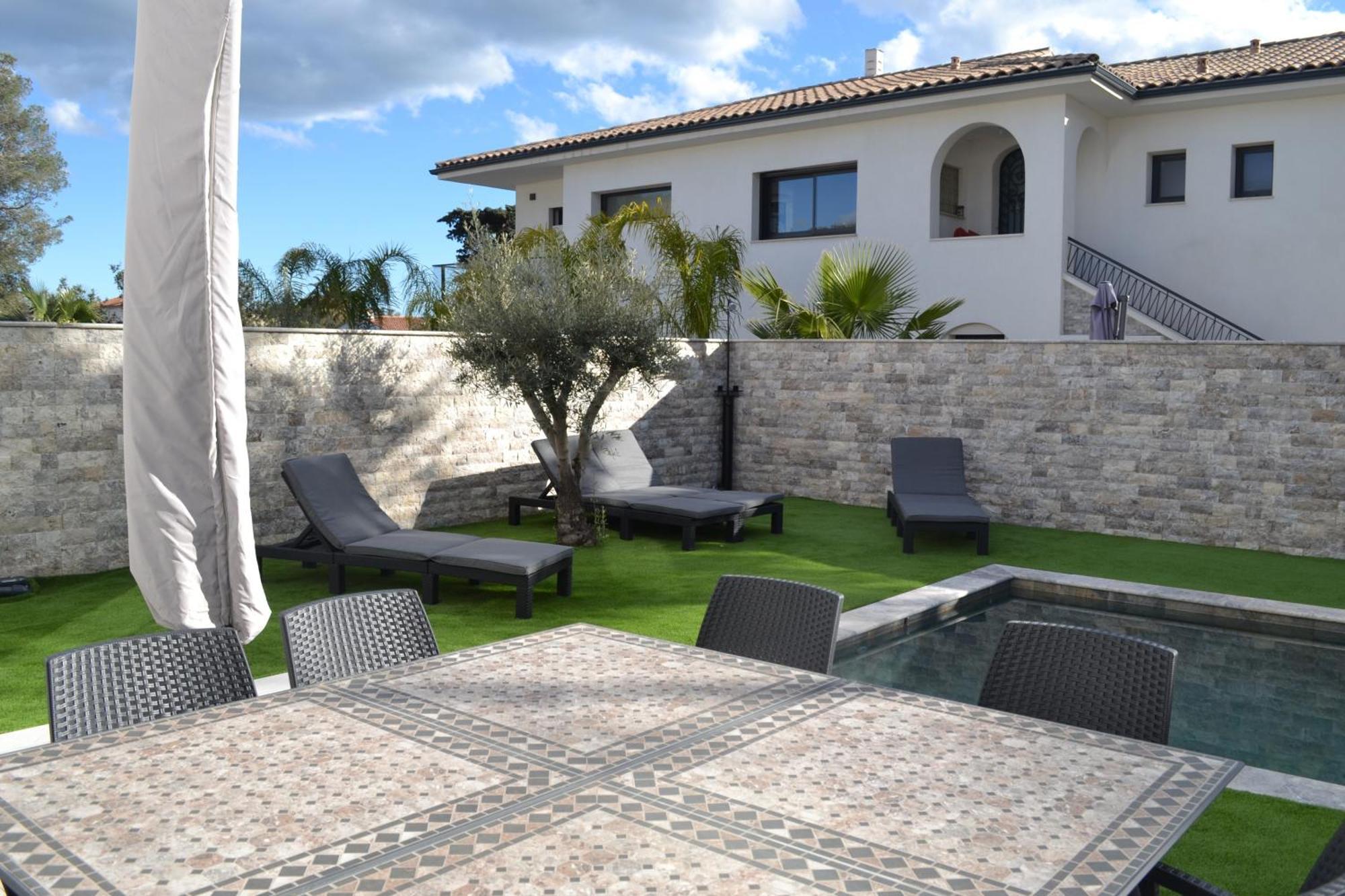 Etoile Du Berger Saint Aygulf: Seaside Villas with Private Gardens and Heated Pool Exterior photo
