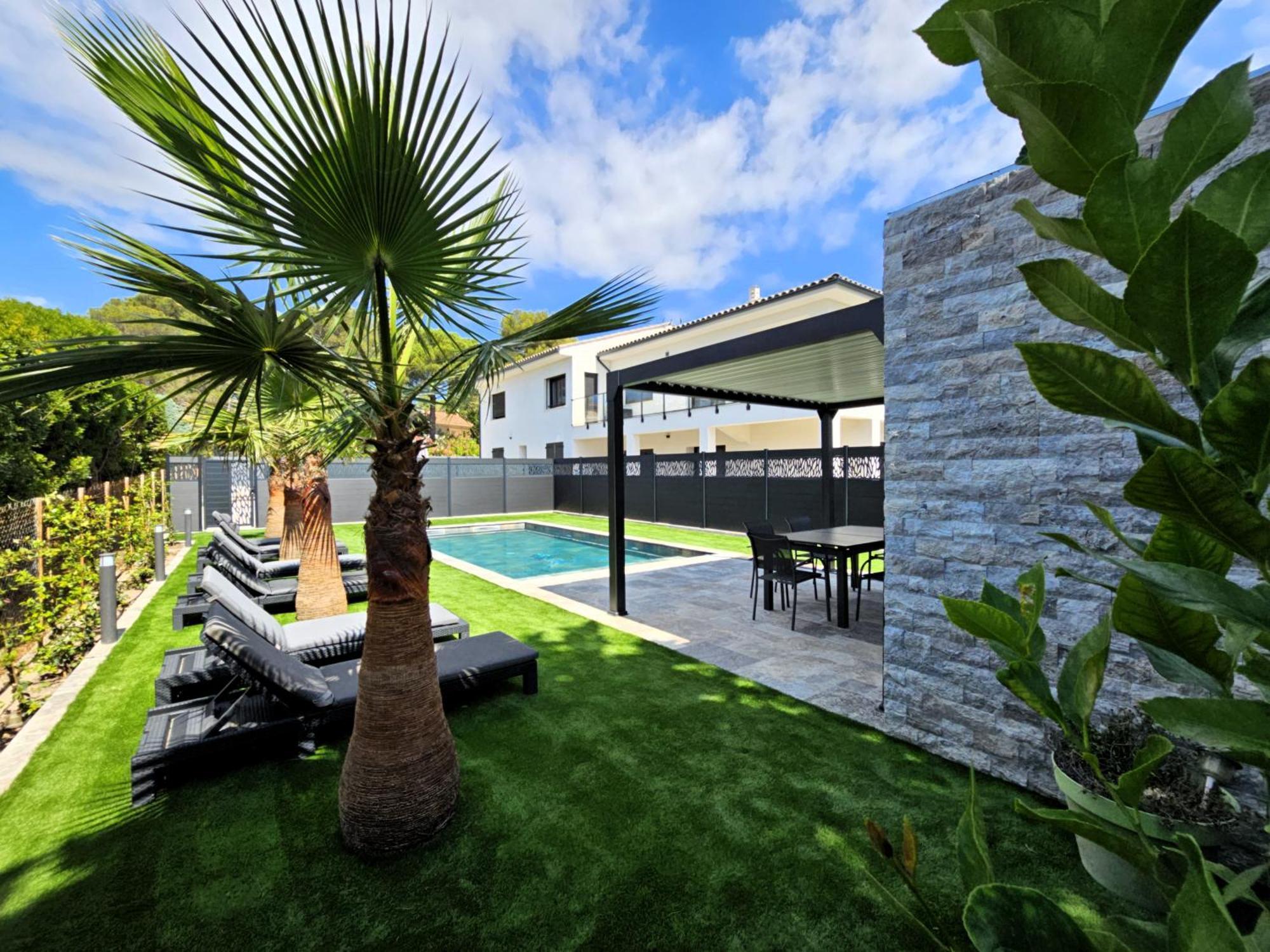 Etoile Du Berger Saint Aygulf: Seaside Villas with Private Gardens and Heated Pool Exterior photo