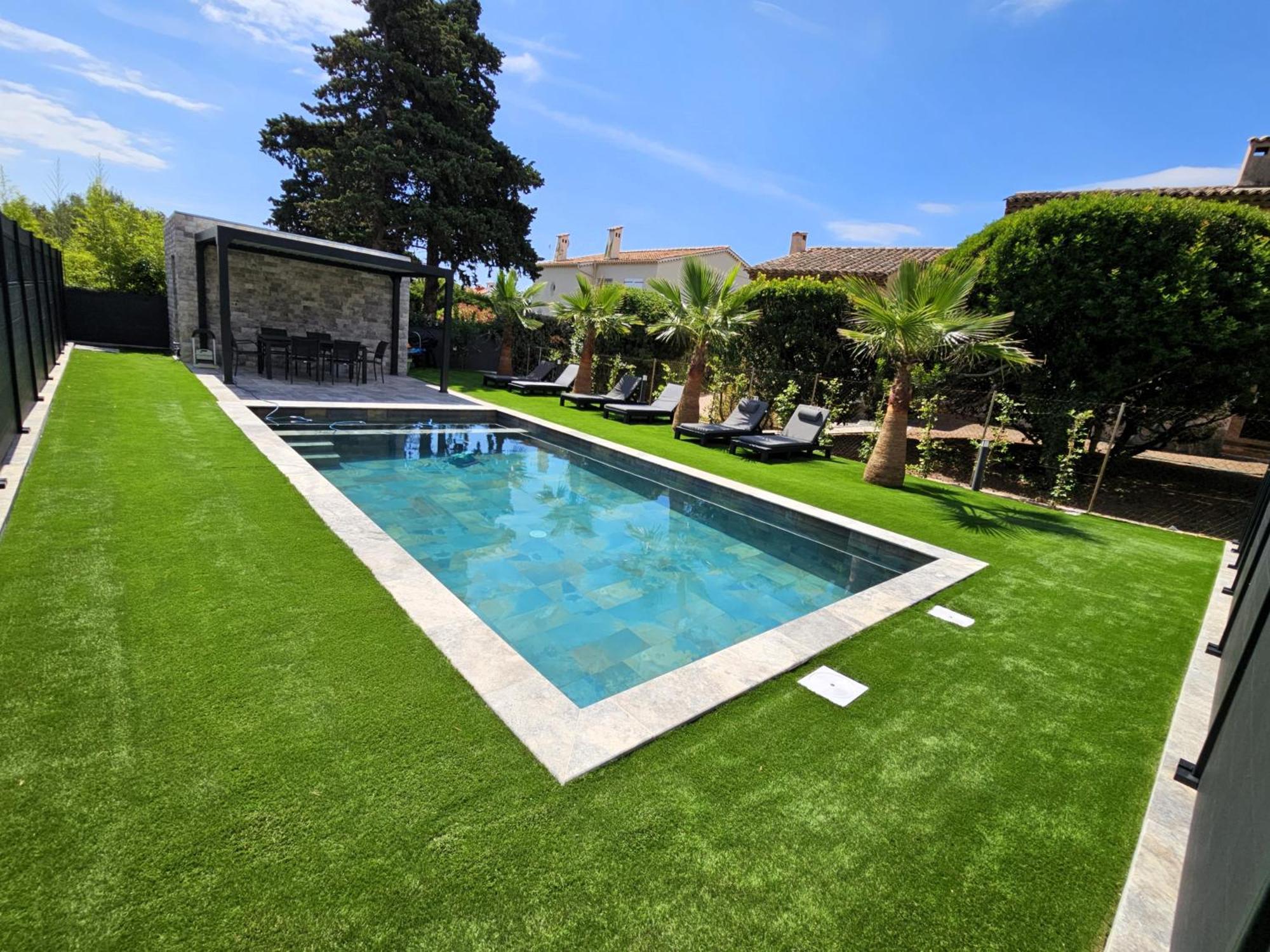 Etoile Du Berger Saint Aygulf: Seaside Villas with Private Gardens and Heated Pool Exterior photo