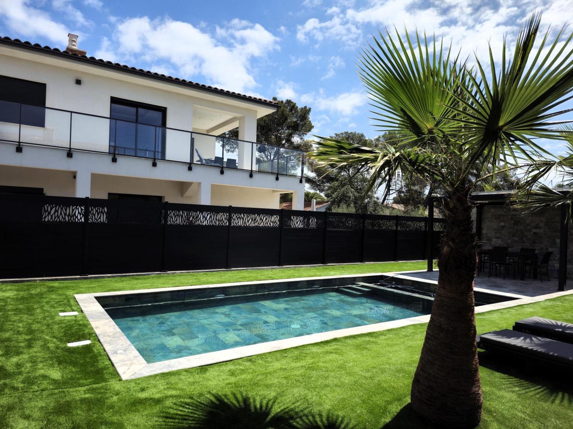 Etoile Du Berger Saint Aygulf: Seaside Villas with Private Gardens and Heated Pool Exterior photo
